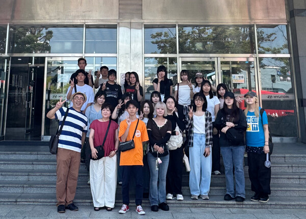 프로그램에 참가한 큐슈산교대 교원 및 학생들. 사진=무료 슬롯 게임대 제공