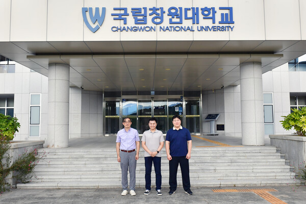 국립창원대 우무료 슬롯 게임공공학부 장수영-서대반(학부장)-여석현 교수(사진 왼쪽부터). 사진=국립창원대 제공