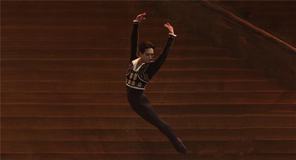 국민대 무용전공 김민섭 학생이 연기를 펼치고 있다. 사진=국민대 제공