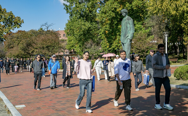 영남대는 1일 캠퍼스 일원에서 '2025 영남대학교 캠퍼스 가을 트레킹'을 개최했다. 사진=영남대 제공